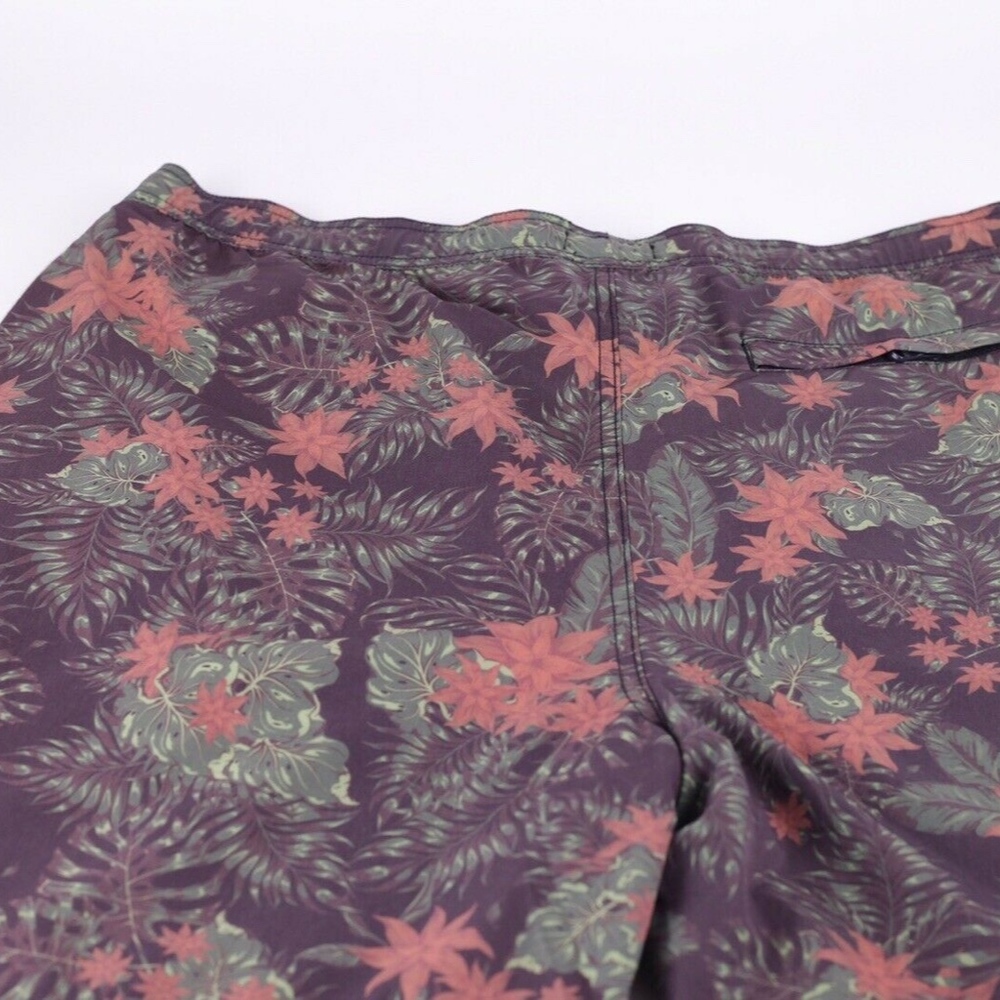 KITH Tilden Swim Shorts Trunks RARE Black Floral - Picture 6 of 7